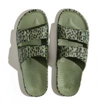 Waterbestendige, milieuvriendelijke Freedom Moses Leo Cactus slippers groen met zwart printje voor meisjes en dames